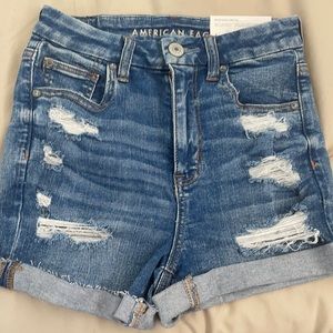AE Curvy High- Waisted Short Short